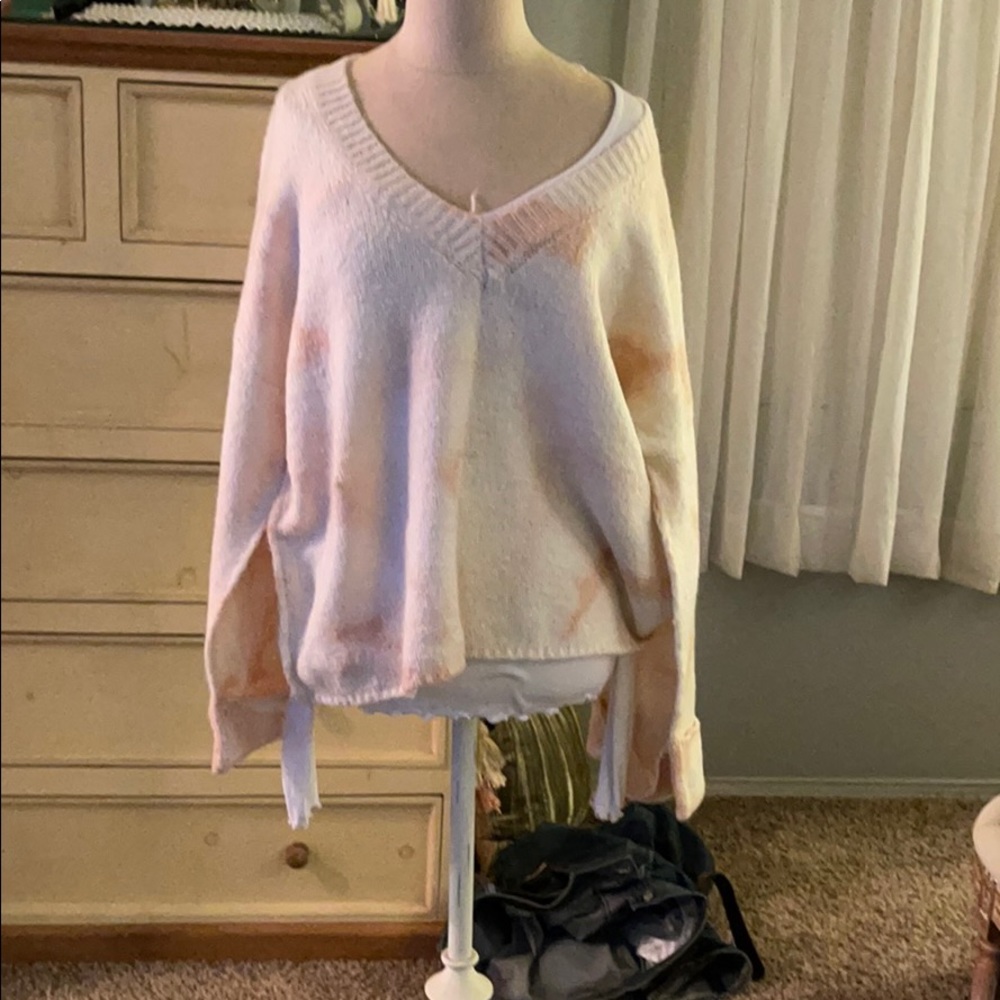 Tie die sweater with wide sleeve